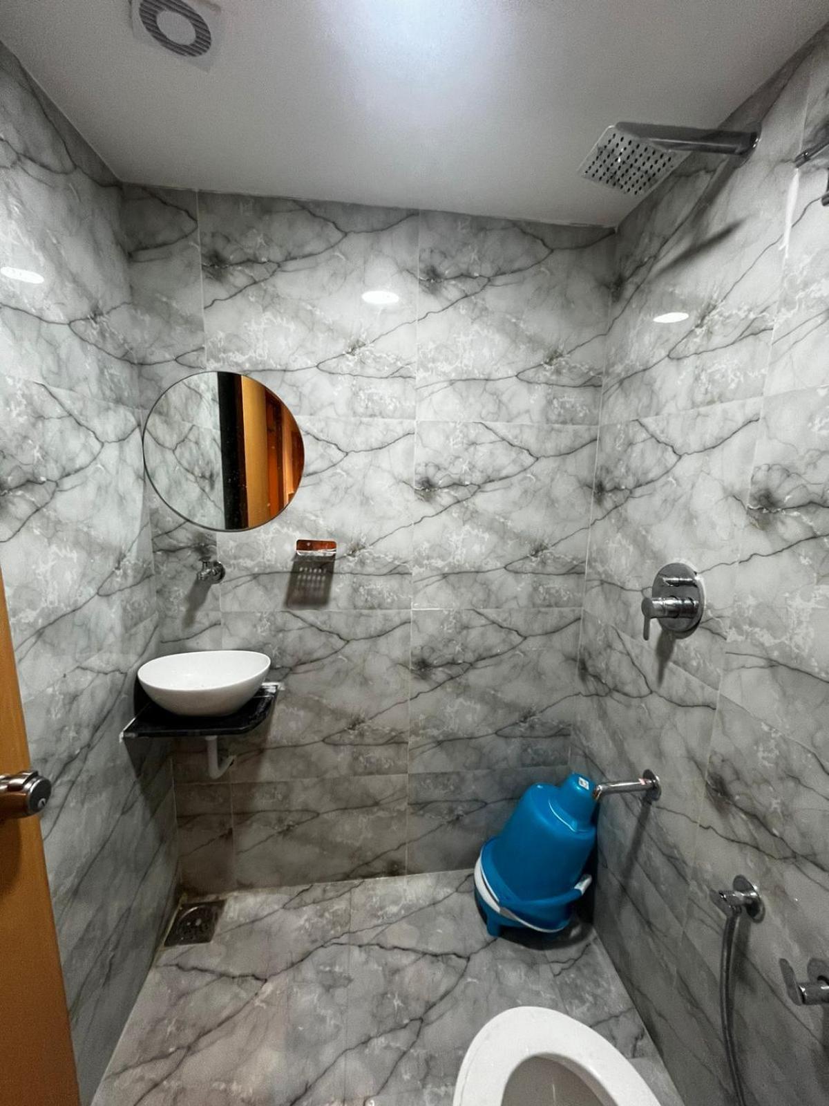 Hotel Phoniex Ахмедабад Екстер'єр фото